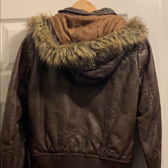 Leather bomber - Picture 2 of 2